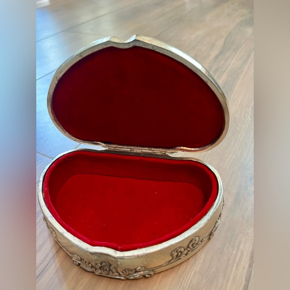 Vintage Eleanor Claire silver plated hinged trinket jewelry box - Picture 10 of 16